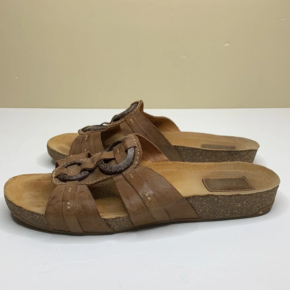 Clarks casual distressed